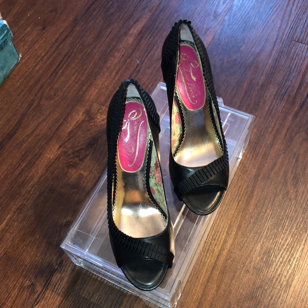 Shoes - Picture 2 of 3